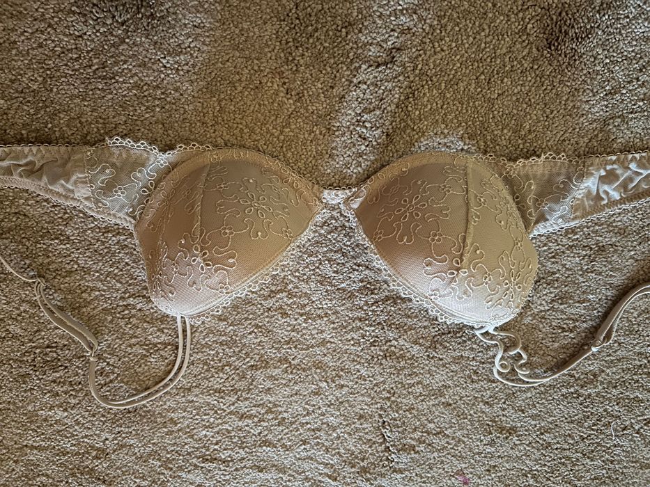 Sutien Calvin Klein bej cu dantela