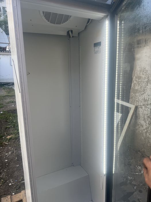 Продам витрина для напитков