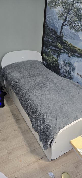 Продам односпальную кровать