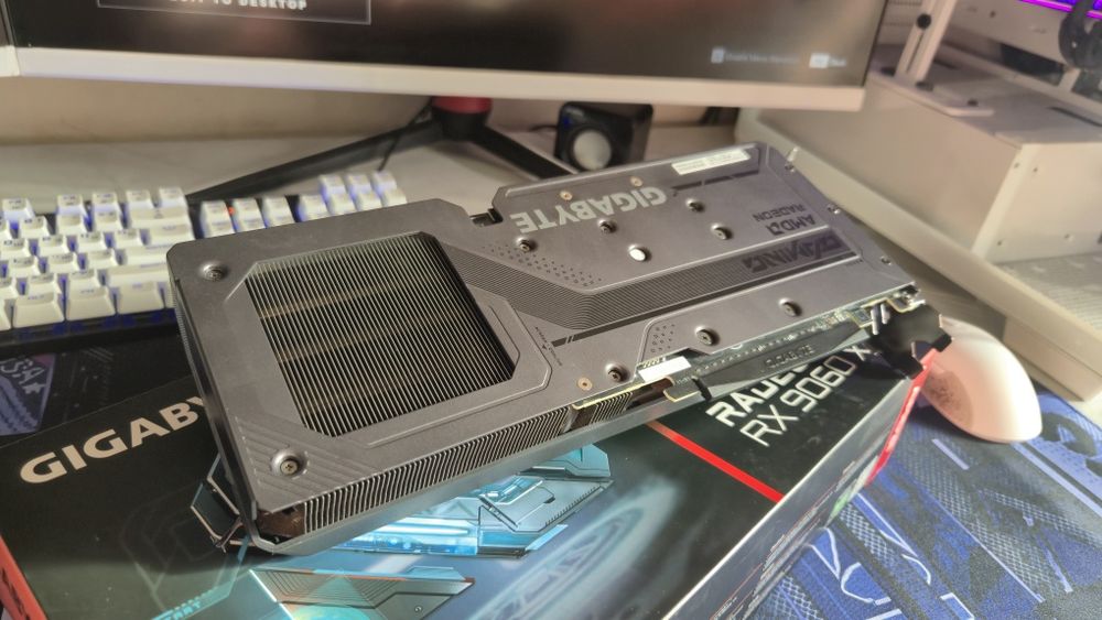 Видеокарта AMD Radeon 9060XT 16GB