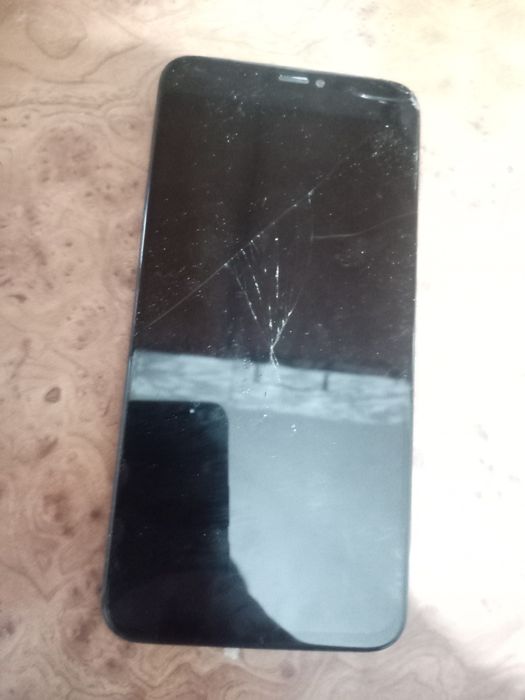 Продам на запчасти iPhone.