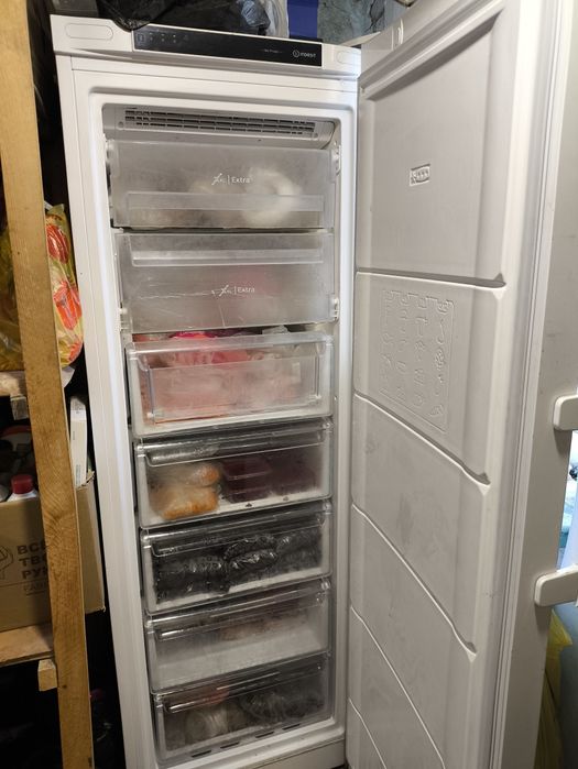 Продам морозильную камеру