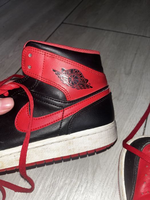 Jordan 1 Mid rosu cu negru marimea 43 (Nike, air jordan)