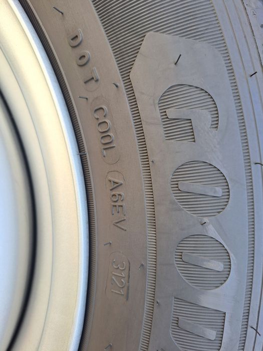 Anvelope 215/65R16C Goodyear Efficent Grip + Jante + Senzori Presiune