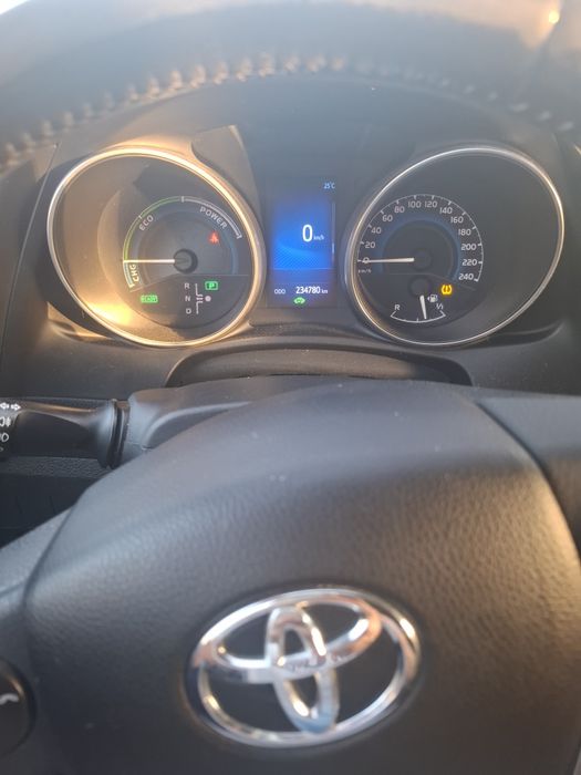Toyota Auris Hybrid