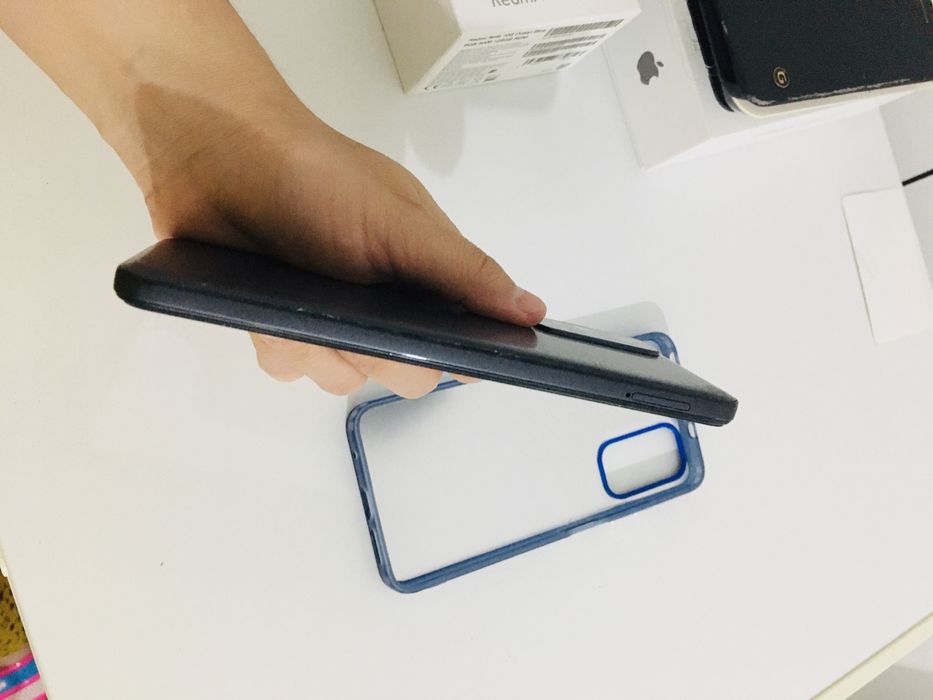 Xiaomi Redmi Note 11  128Гб + iPhone 5S