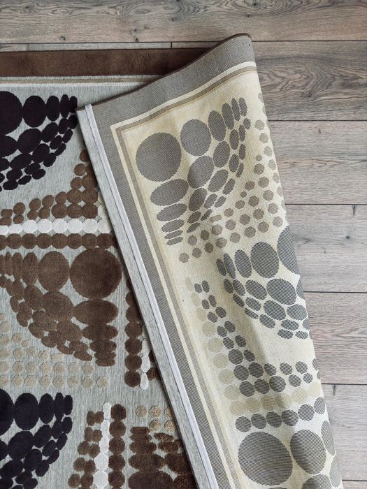 Продам ковёр 2.3