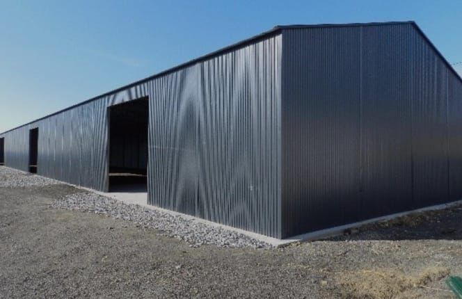 Vând  hală metalică 8x15x3