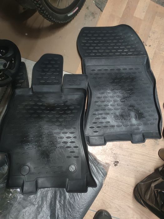 Продам авто коврики