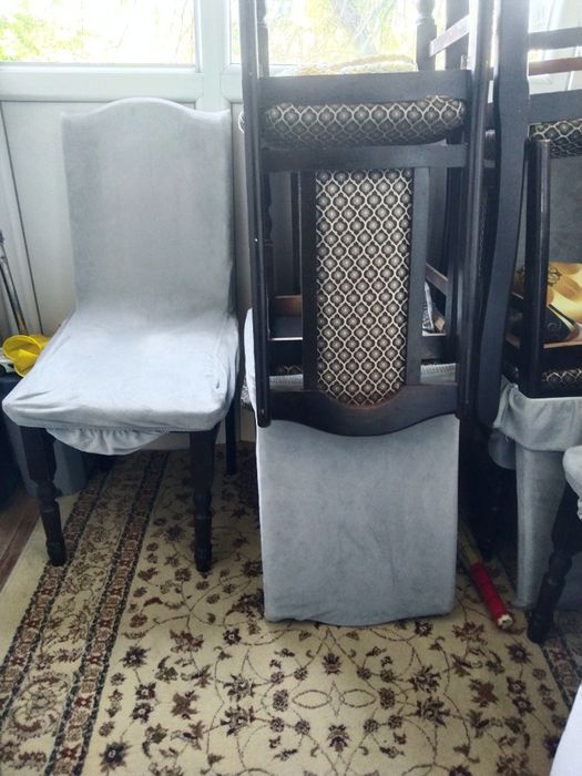 Стол со стульями