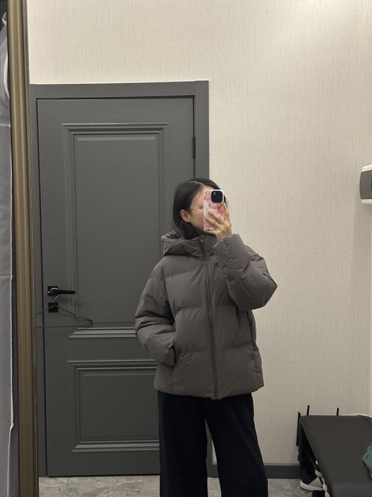 Пуховик Uniqlo с капюшоном