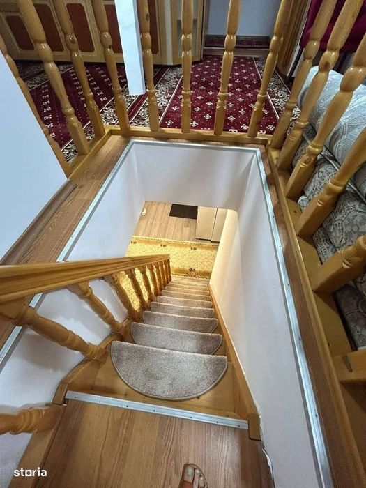 De vanzare apartament 3 camere, 2 bai, balcon mare, mobilat si utilat
