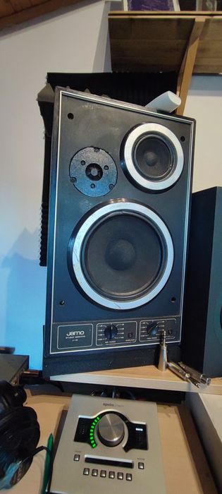 Jamo J-71 Studio Monitor & Jamo J-101 Studio Monitor