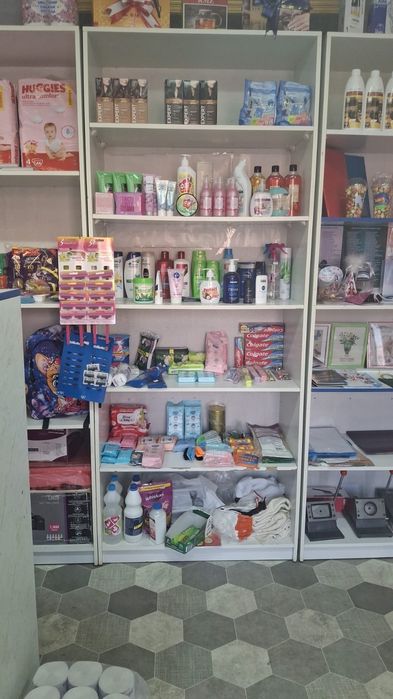 Стелаж . Стеклянной стелаж