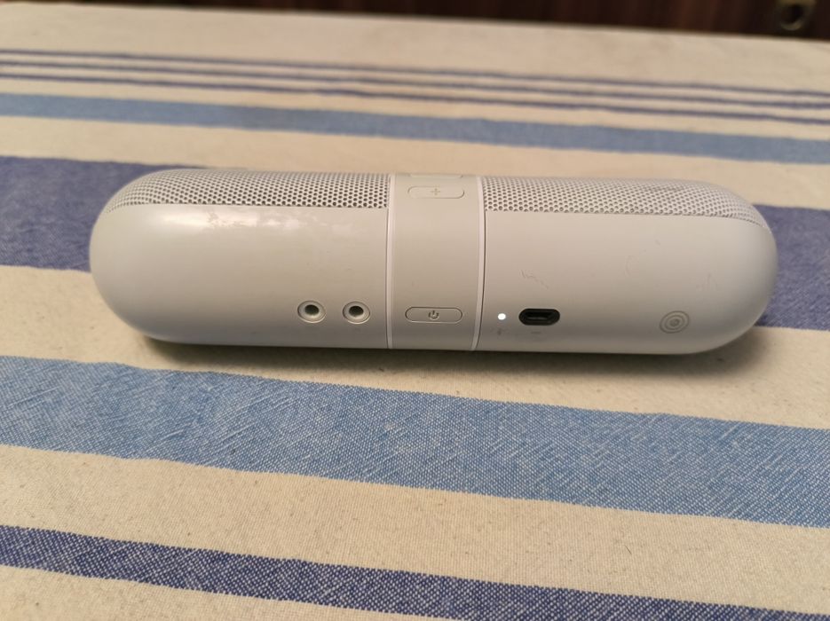 Блутут колонка Beats pill