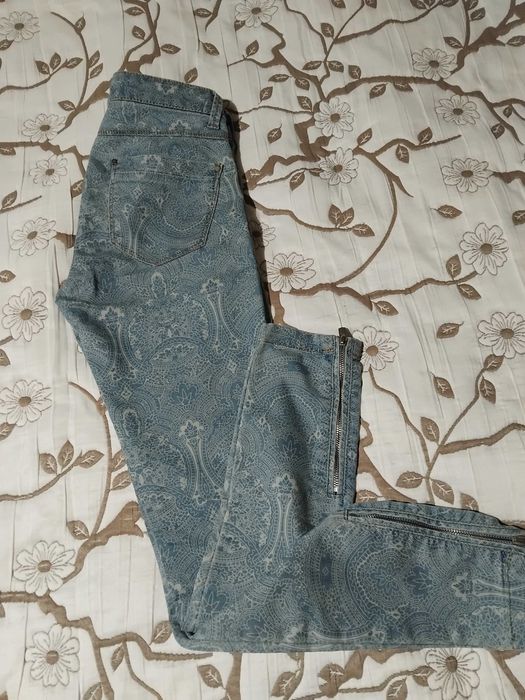 Дънки на Stradivarius