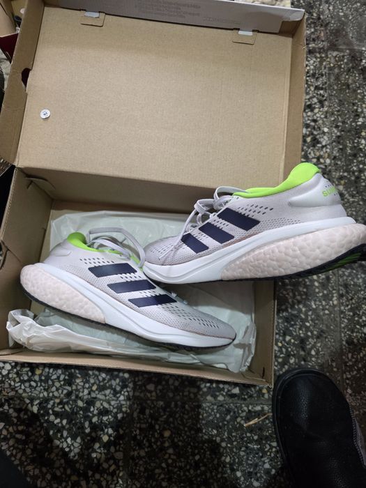 Маратонки  нови ново