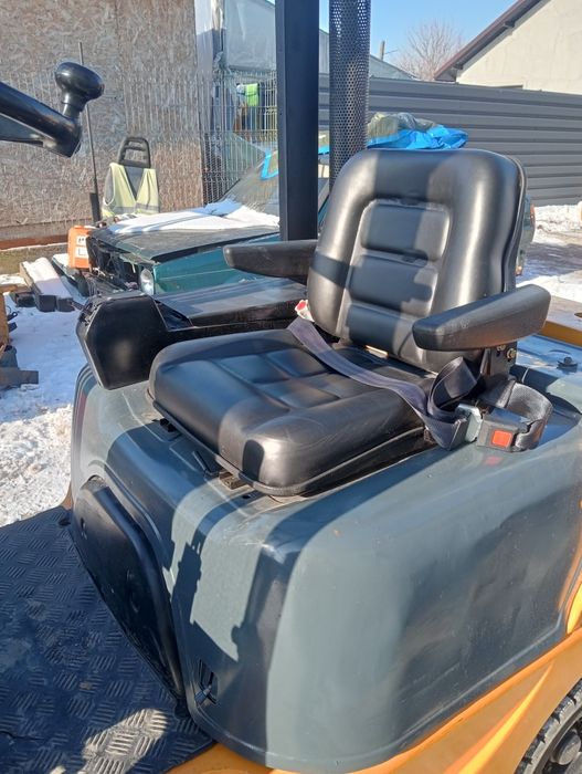 Stivuitor caterpillar 1,6T