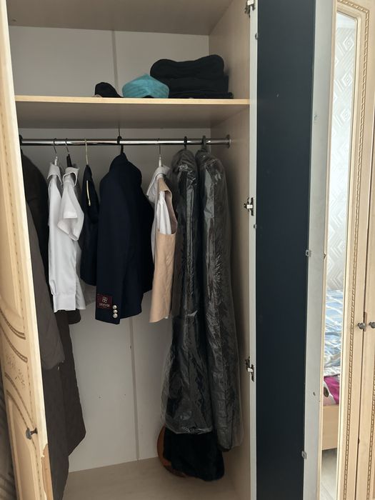 Продается спальный гарнитур