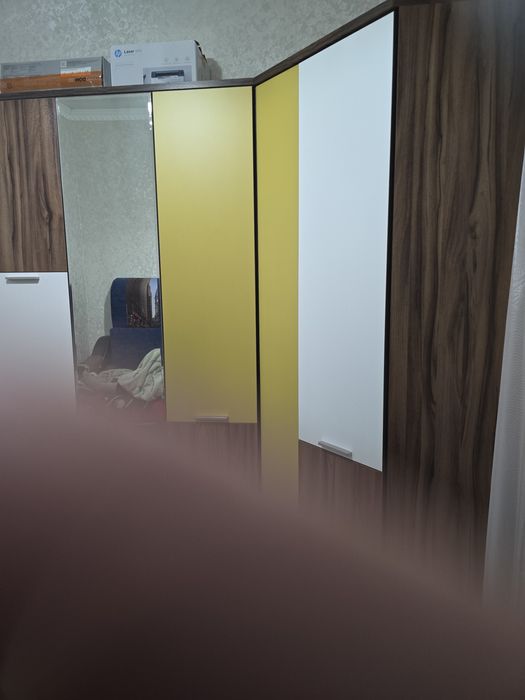 Угловой шкаф для одежды