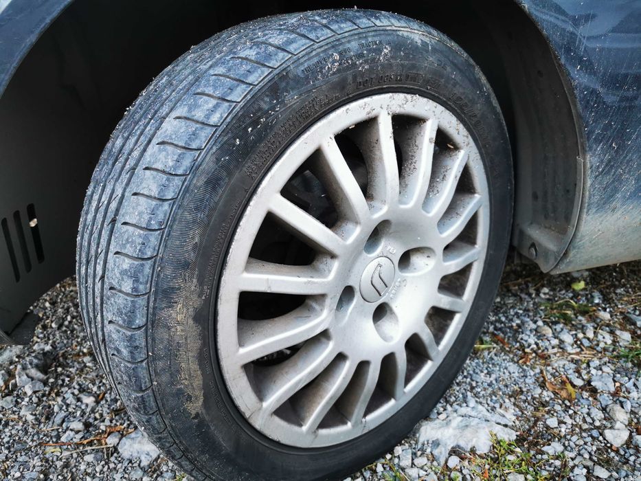 За FORD FIESTA MK7 4 бр. лети джанти с летни гуми 195/50R15