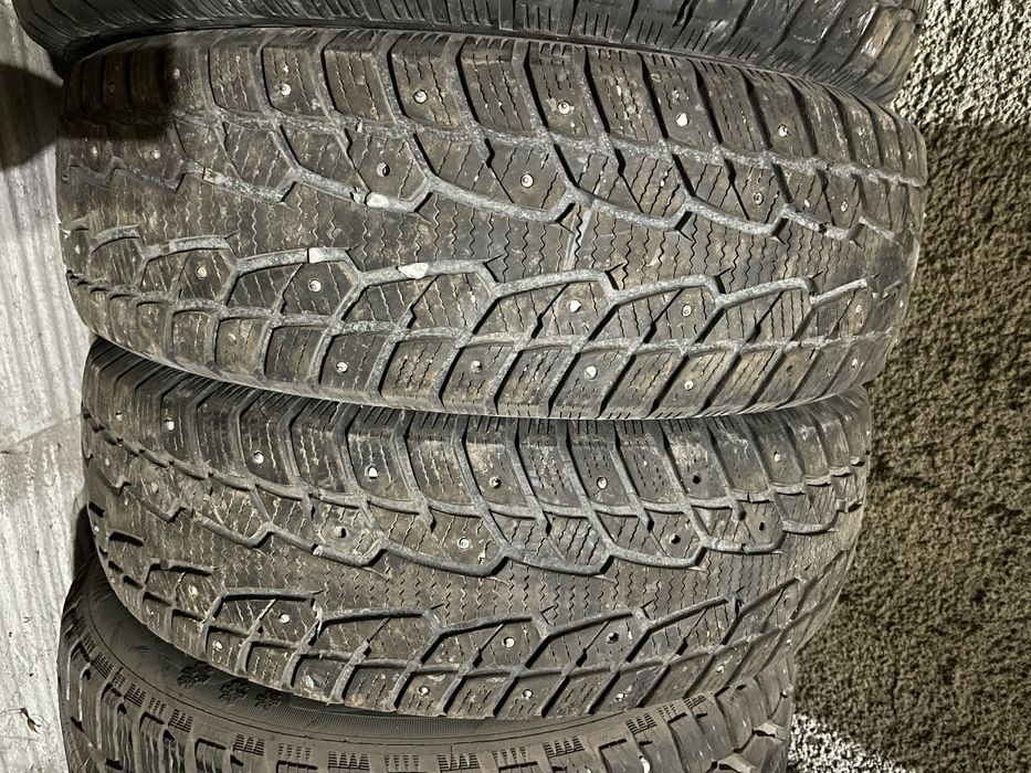Продам шины 205,65 р16 шипы