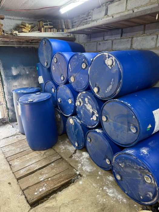 Продам пластиковые бочки 200 л