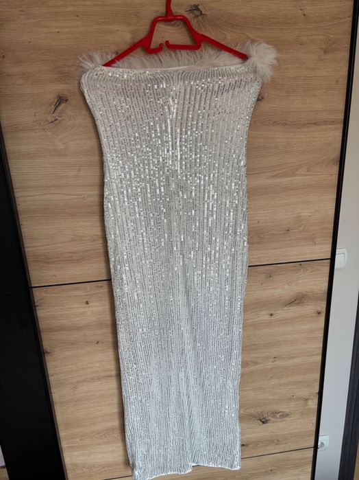 Дамска официална рокля с пера