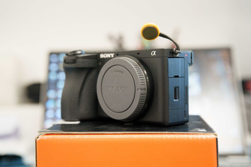Продавам Sony a6700 в Гаранция