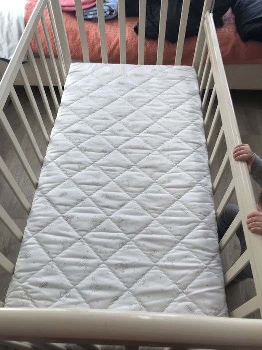 Детская кровать - маятник