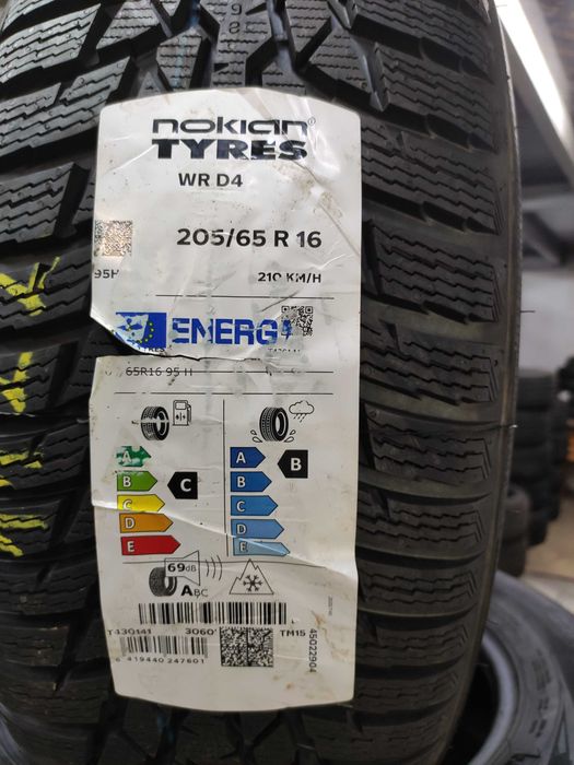 Нови зимни гуми 205 65 16 - Nokian