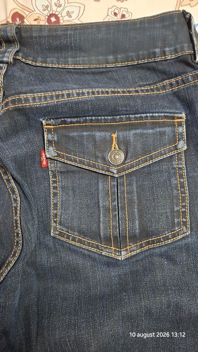 Blugi de damă  LEVI'S, Originali, Albaștri,măsura W32L30,model deosebit