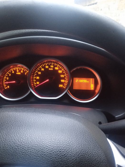 Vând Logan impecabil