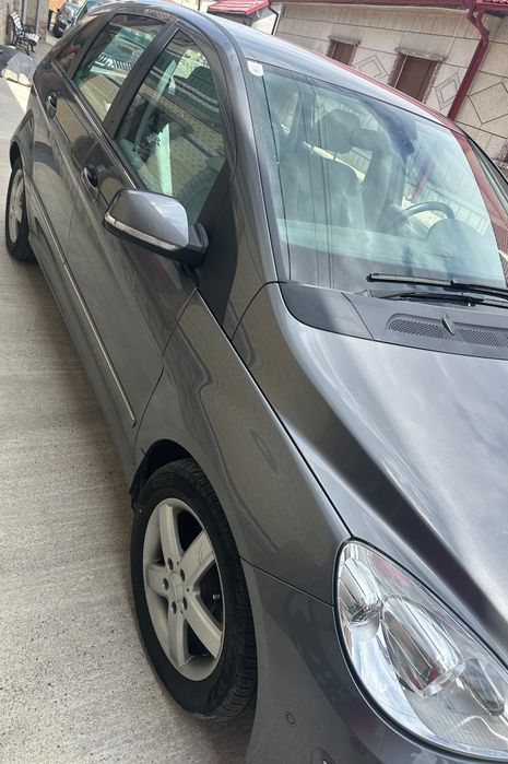 Vand Mercedes-clasa B180 2011, cutie automata,  90300km  reali.