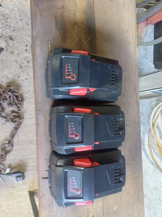 Vand acumulator milwaukee m18 de 10 ah cu celule lg
