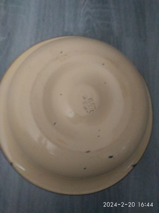 Эмалированный тазик