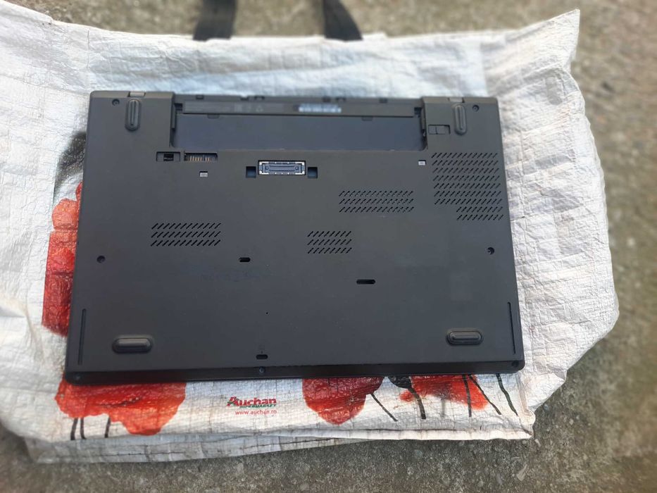 Convenabil 4 bucati laptop Dell C640, Inspiron 4000, Lenovo i7 si i3