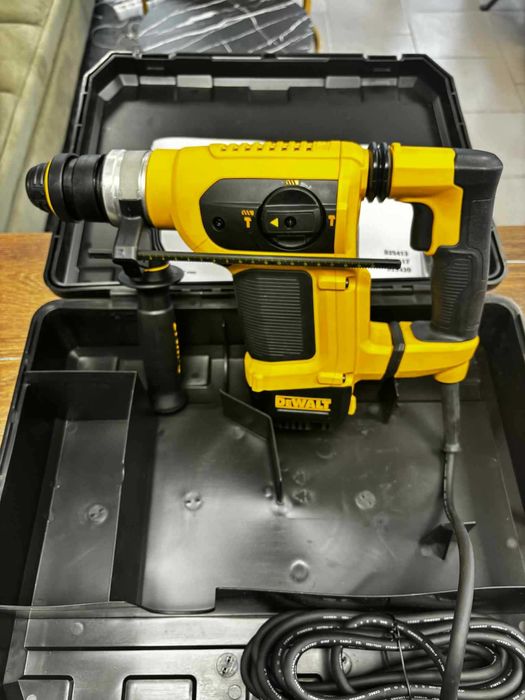 DeWALT D25413K, SDS-plus, 1000 W, 4.2 J, с куфар Чисто Нова