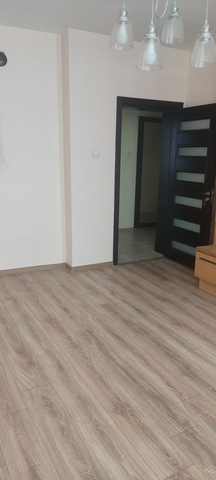 Продава двустаен тухлен апартамент в западната част  на Казанлък