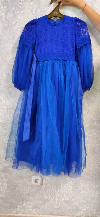 Красивое платье  дев. 8-12 лет