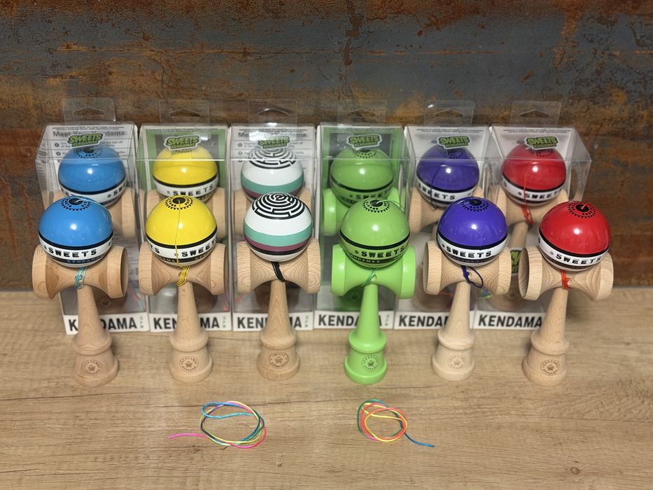 Kendama Sweets , noi, in cutie, cu ata de schimb