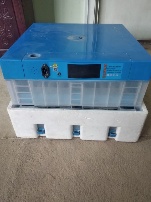 Inkubator sotiladi yangidek turibdi