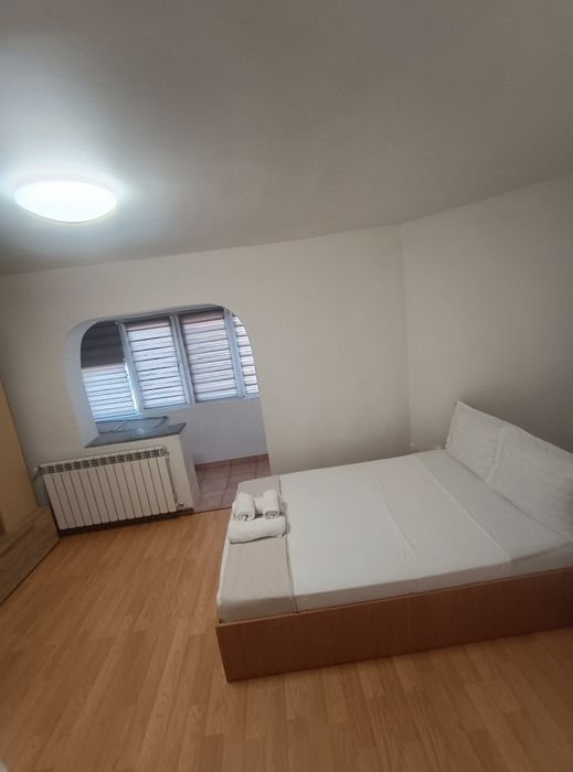 Închiriez regim hotelier