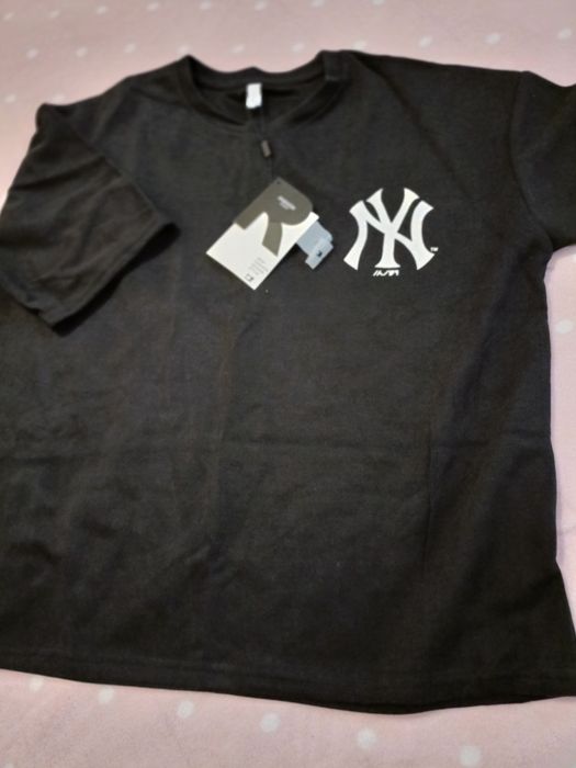 Продам новые футболки