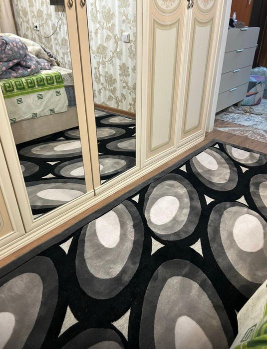 Продам ковер в хорошем состоянии