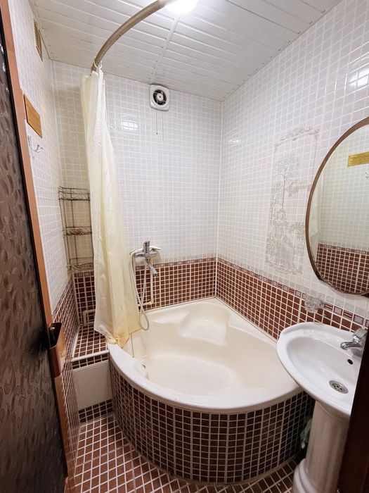 3 xonali 75m2 3-qavat kvartira sotiladi