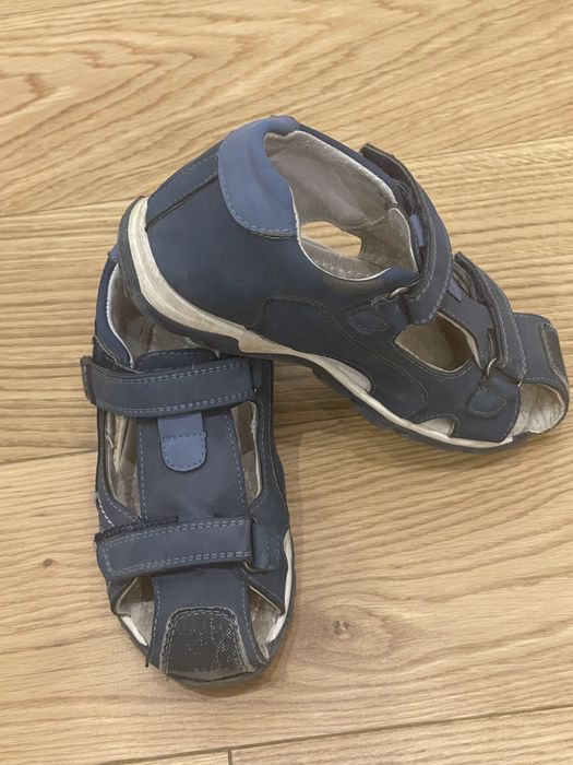 Продам сандали детские