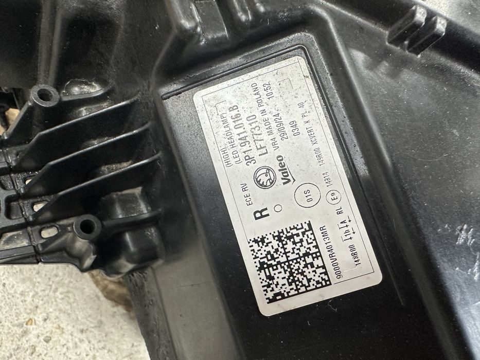 Far dreapta full led.aripă dreapta față skoda superb 4.3p1941016.b.