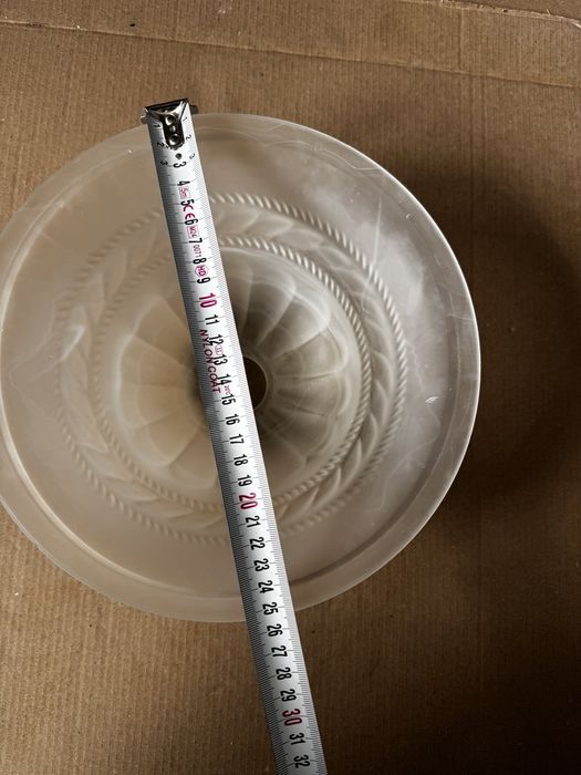 Полилей висящ с една лампа