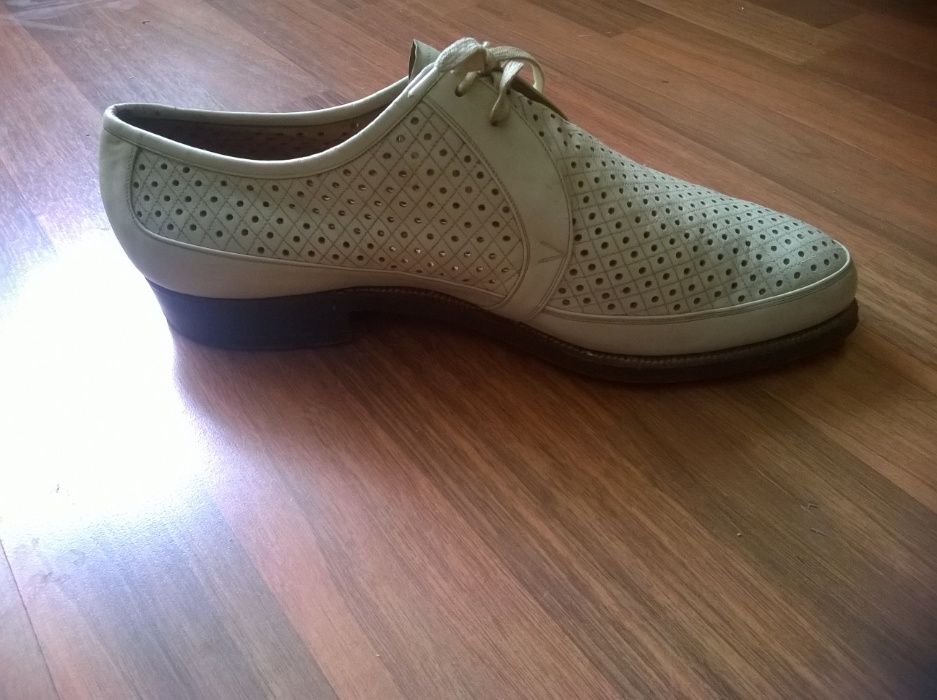 Vând pantofi de gală, din piele, pentru bărbați mărimea 42